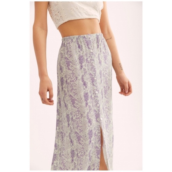 Free People Katie Button Front Reptile Print Midi Skirt Size Large - Picture 2 of 14
